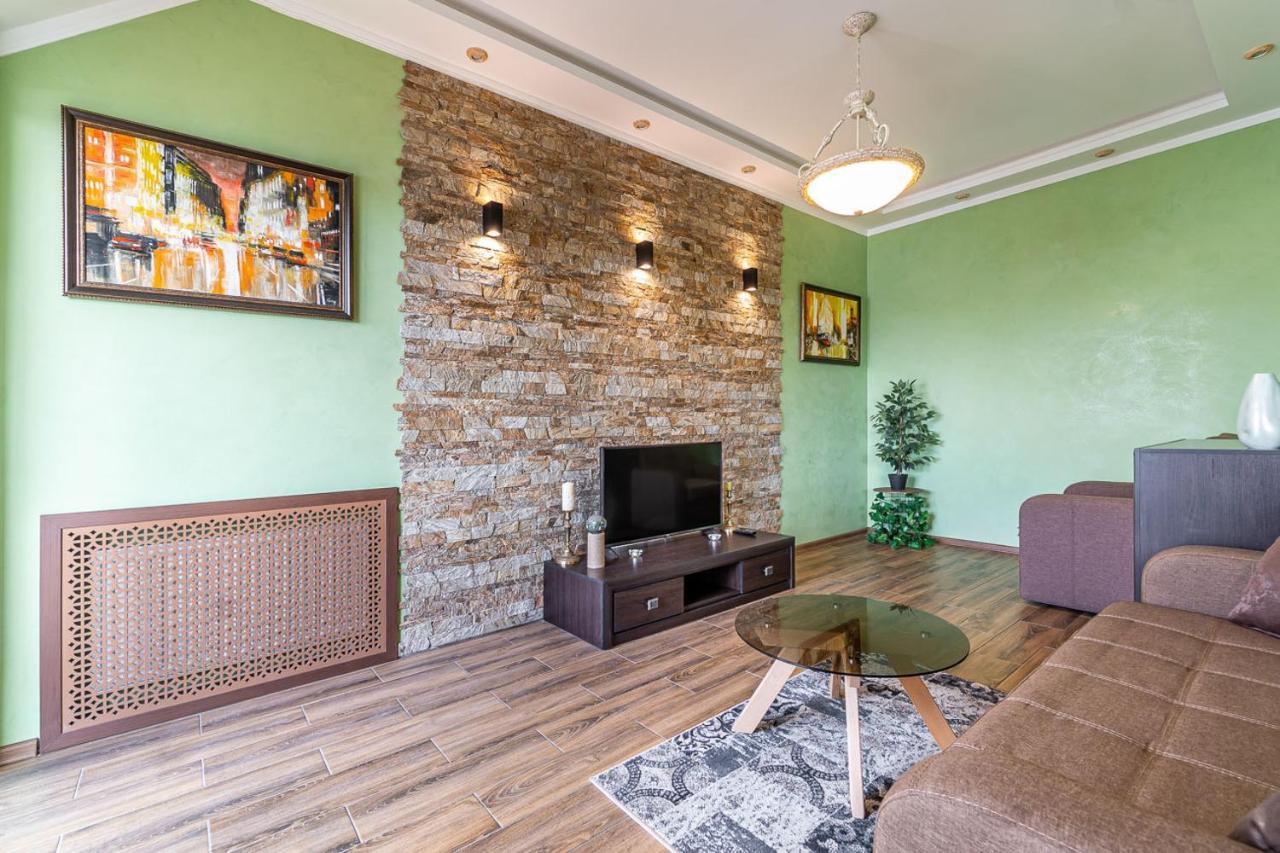 Apartments “U Prawnika” Lviv Exterior photo